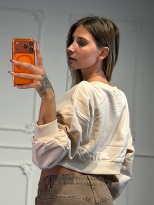 Felpa cropped con scollo ampio
