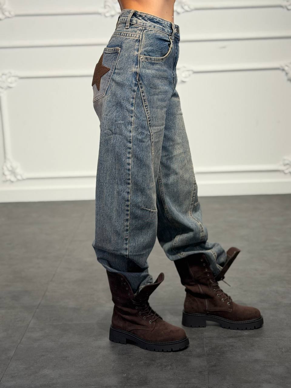 Jeans baggy con cuciture sagomate