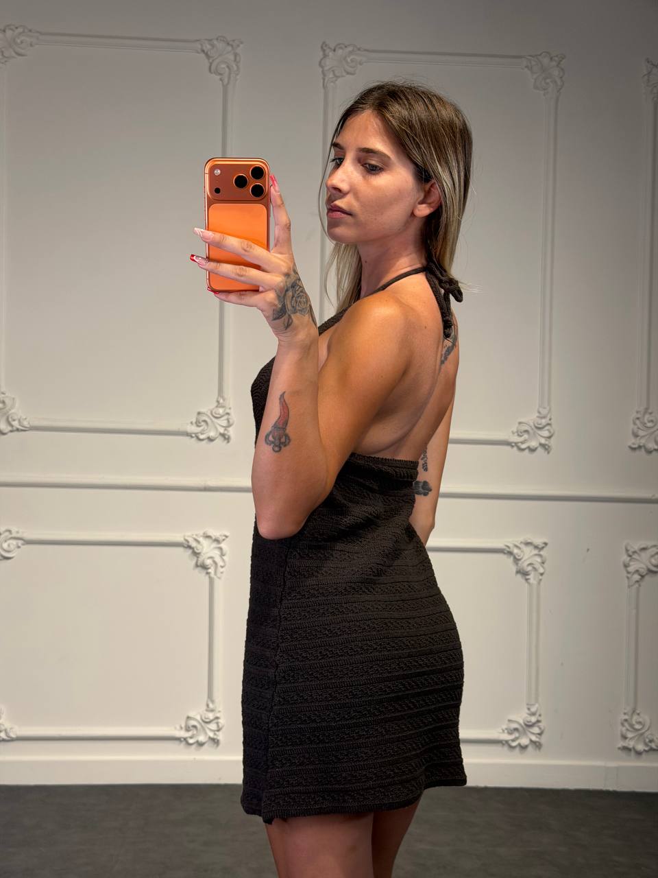 Copricostume Corto in Maglia Traforata con Scollo Halter