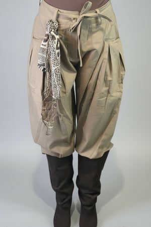 pantalone baloon con foulard animalier