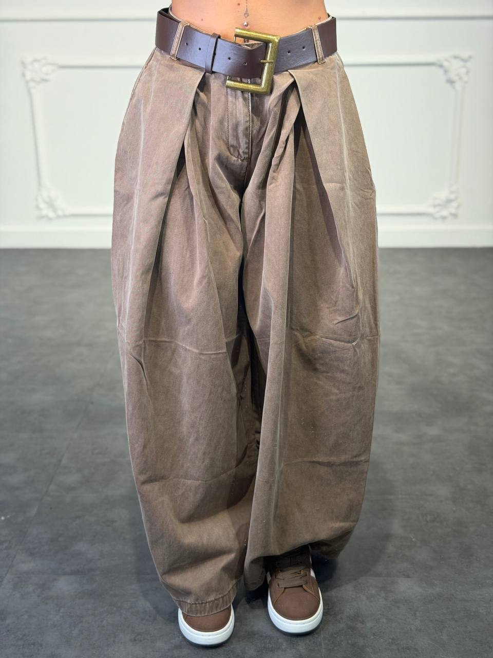 pantalone a banana brown