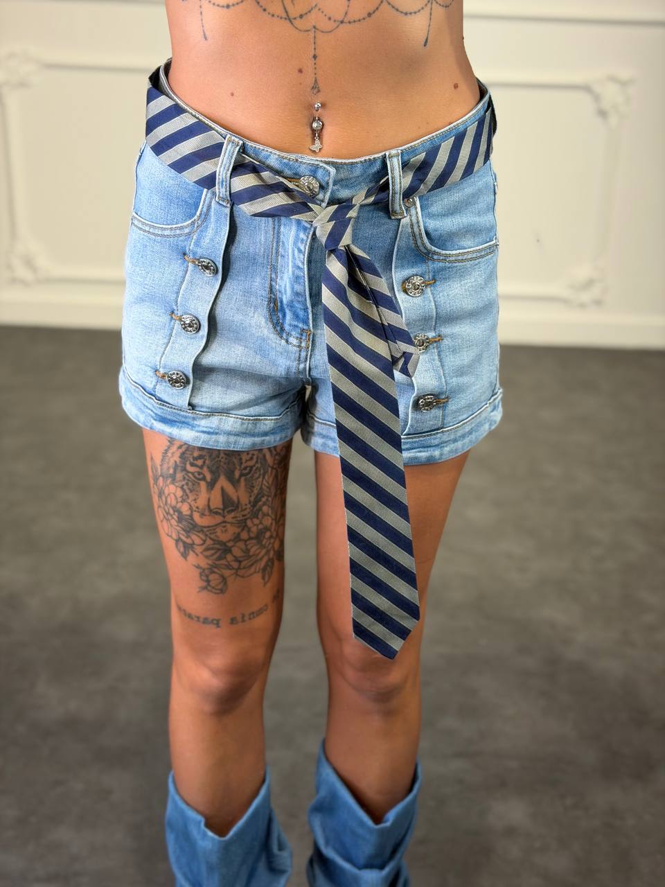 shorts con cravatta - Dverso Fashion