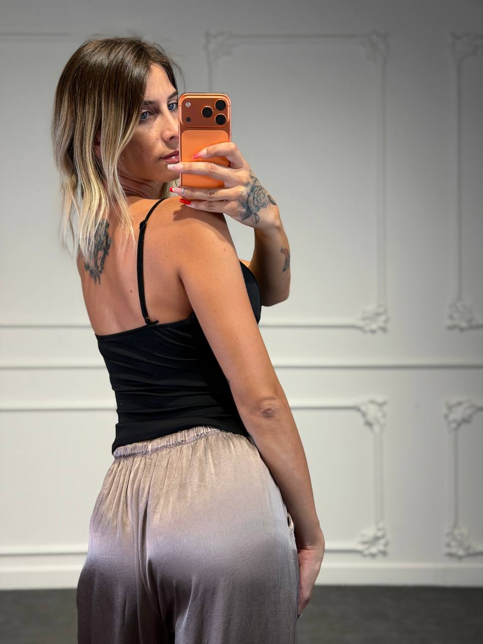 Top Asimmetrico Incrociato con Spalline Sottili e Fondo a Punta - Dverso Fashion
