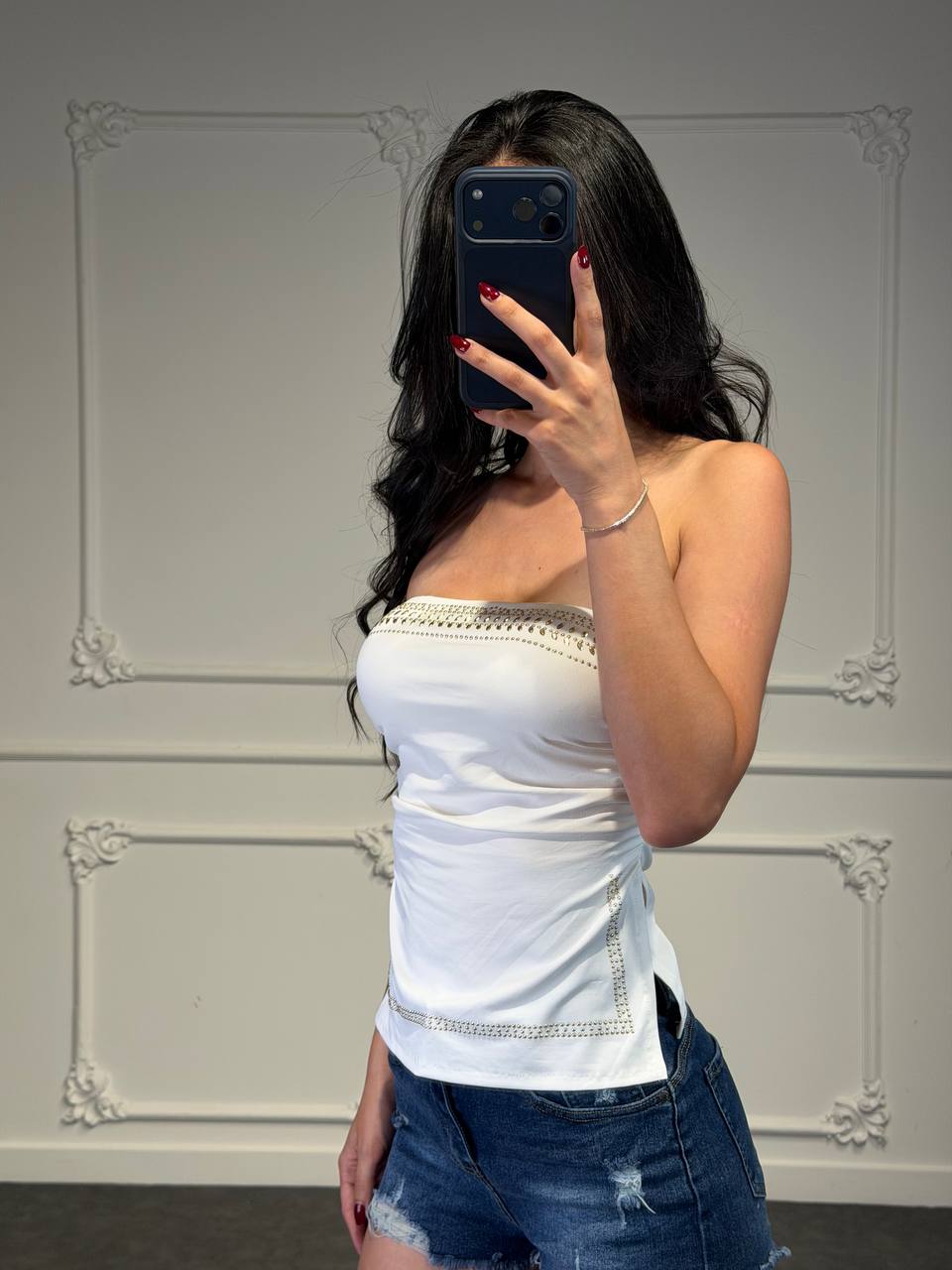 top con applicazioni gioiello e coppe - Dverso Fashion