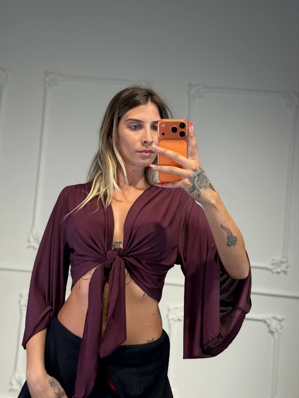 Top Crop in Raso con Nodo Frontale e Maniche Kimono - Dverso Fashion