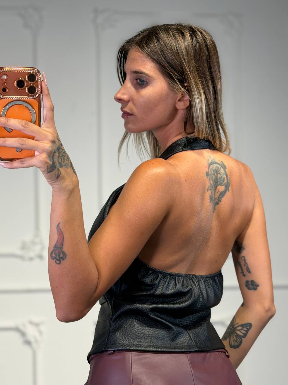 top halter in pelle con coppe - Dverso Fashion