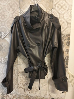 trench in pelle corto con collo alto - Dverso Fashion